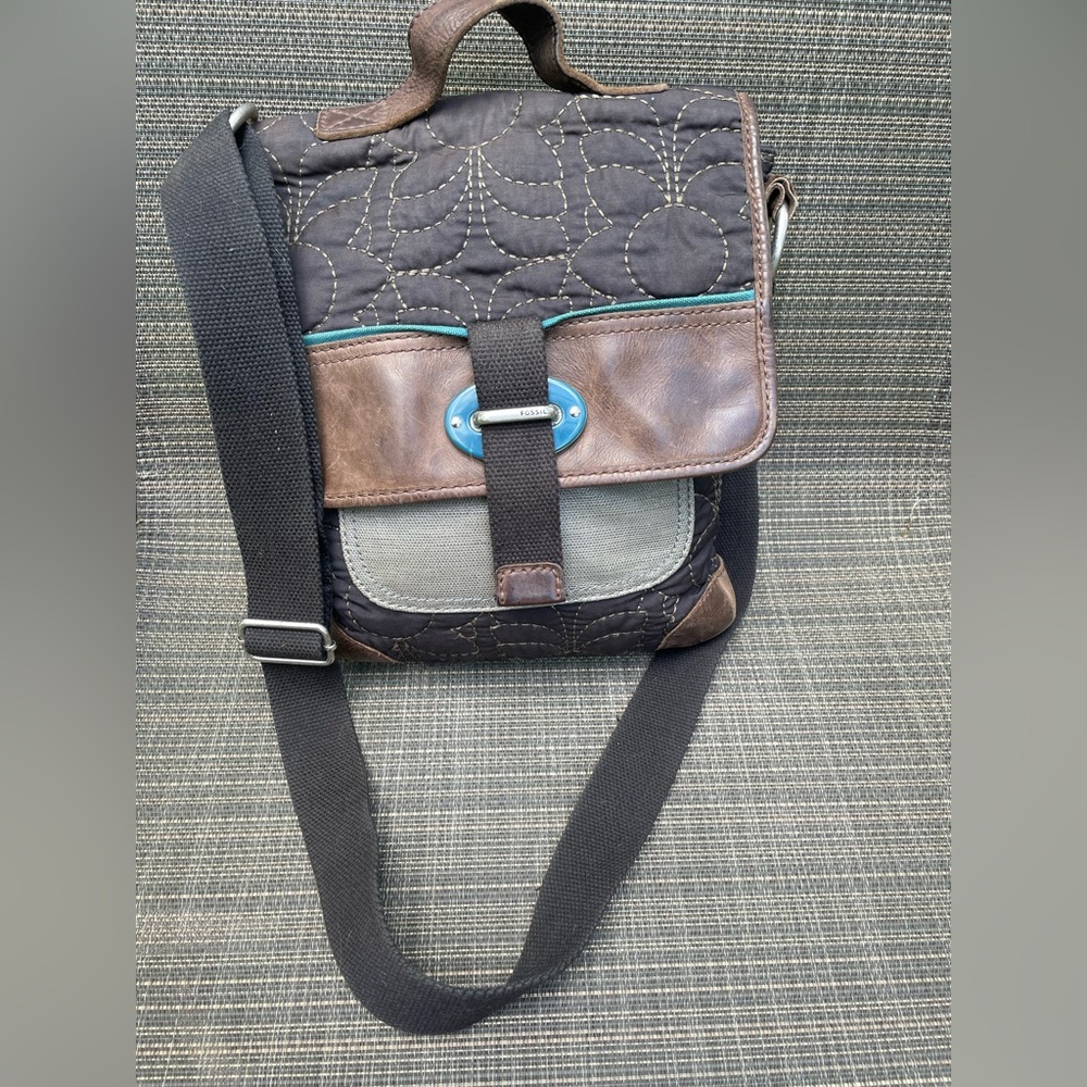 Fossil Key-Per ladies 10.5 x 12 Crossbody Purse